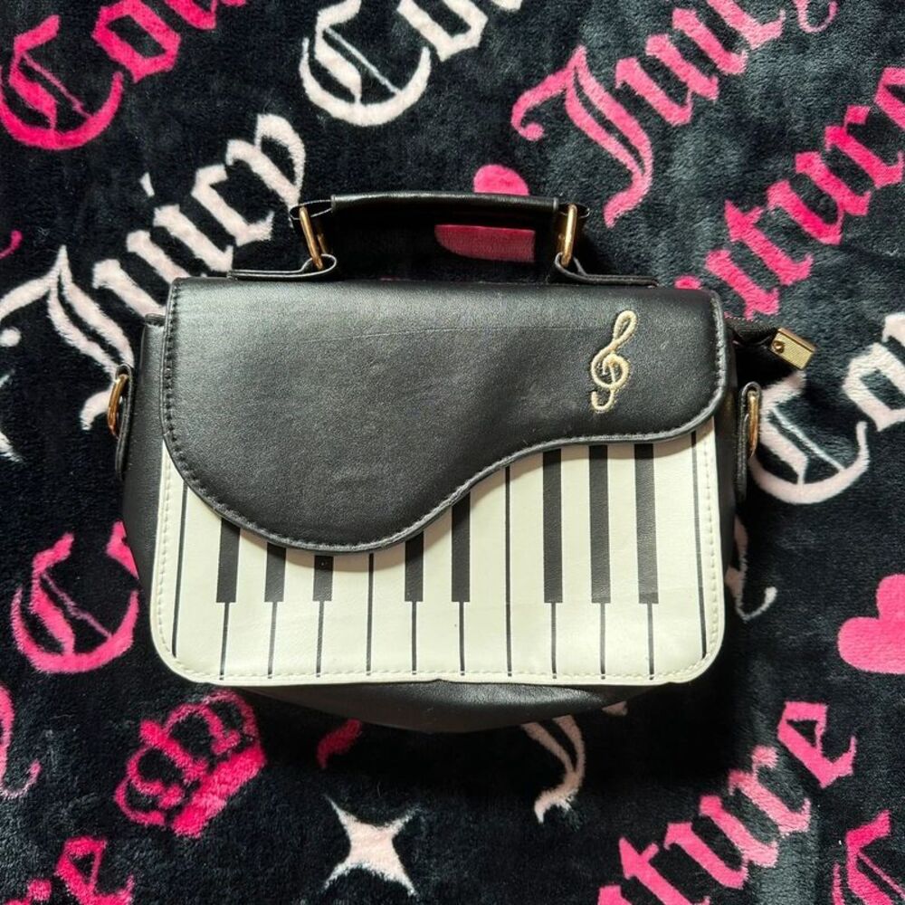 Vintage Y2K Piano Purse